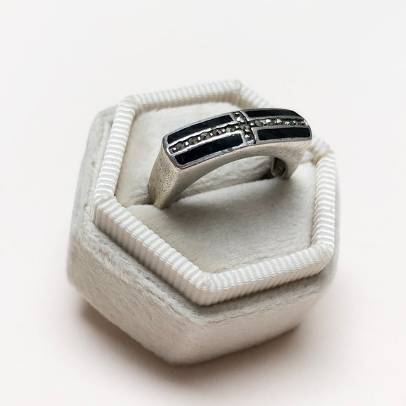 Horizontal cross ring, black onyx ring, grunge street style ring - Picture 6 of 8